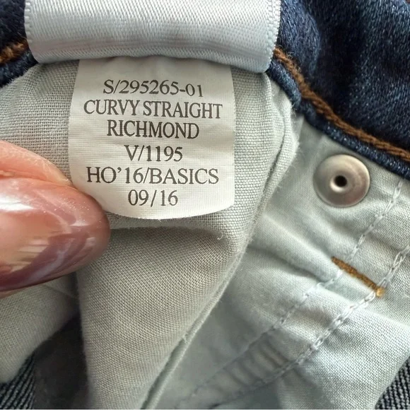 Old Navy Women's Dark Blue Mid Rise Curvy Profile Jeans Size 10 Regular - Picture 5 of 9